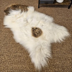 Natural Icelandic Sheepskin Rugs | Luxury Genuine Sheepskins