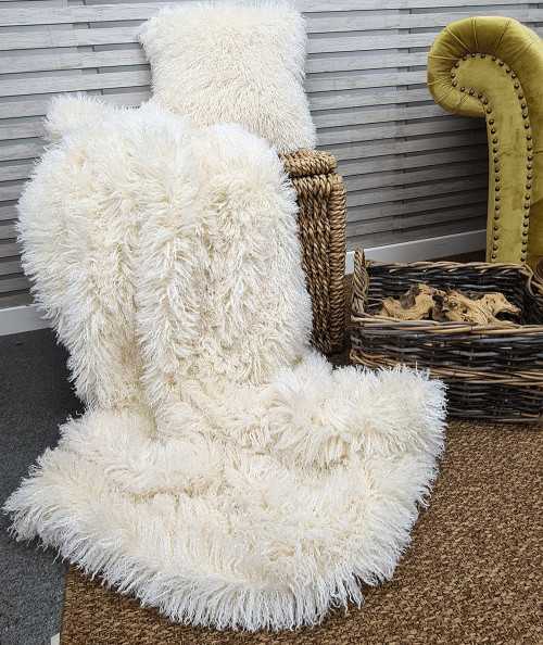 Luxury long curly haired faux fur throw