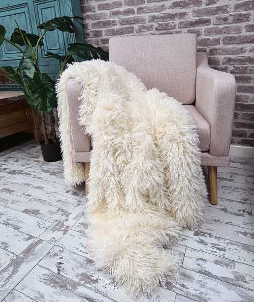Luxury long curly haired faux fur bedspread