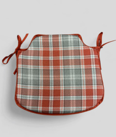 Spindle shaped seat pads in rust red and light grey