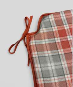 Spindle shaped seat cushions in rust red and light grey