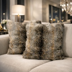 Coussin en fausse fourrure Loup Gris | Oreillers en fourrure de loup | Housse de coussin en fausse fourrure grise