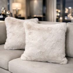 Coussin en fausse fourrure beige Richmond | Oreiller en fourrure beige | Coussin en fourrure beige