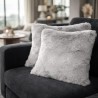 Coussin en fausse fourrure Richmond Taupe | Oreiller en fourrure taupe | Housse gris clair