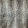 Coussin en fausse fourrure à rayures opossum | Coussin en fourrure grise | Coussin en fourrure rayée
