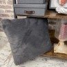 Coussin en fausse fourrure Richmond Graphite | Oreiller en fourrure grise | Coussin en fourrure grise