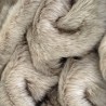 Coussins en fausse fourrure Loup de la toundra | Coussins en fausse fourrure beige à poils longs |