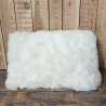 Zwei rechteckige Kissen aus echtem Schaffell Creme 30x50cm